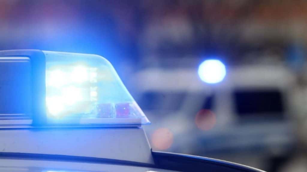 Происшествия: Северный Рейн-Вестфалия: мужчина выпал из багажника и погиб, полиция задержала шестерых подозреваемых