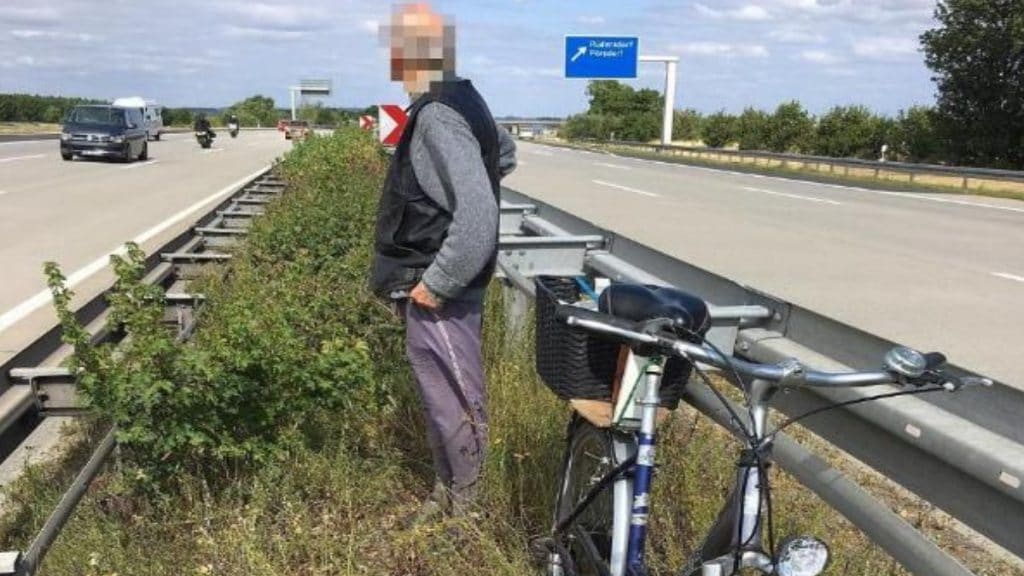 Происшествия: Пенсионер на велосипеде ехал по встречной полосе автобана