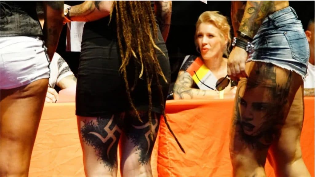 Общество: Фестиваль татуировок в Берлине закончился скандалом