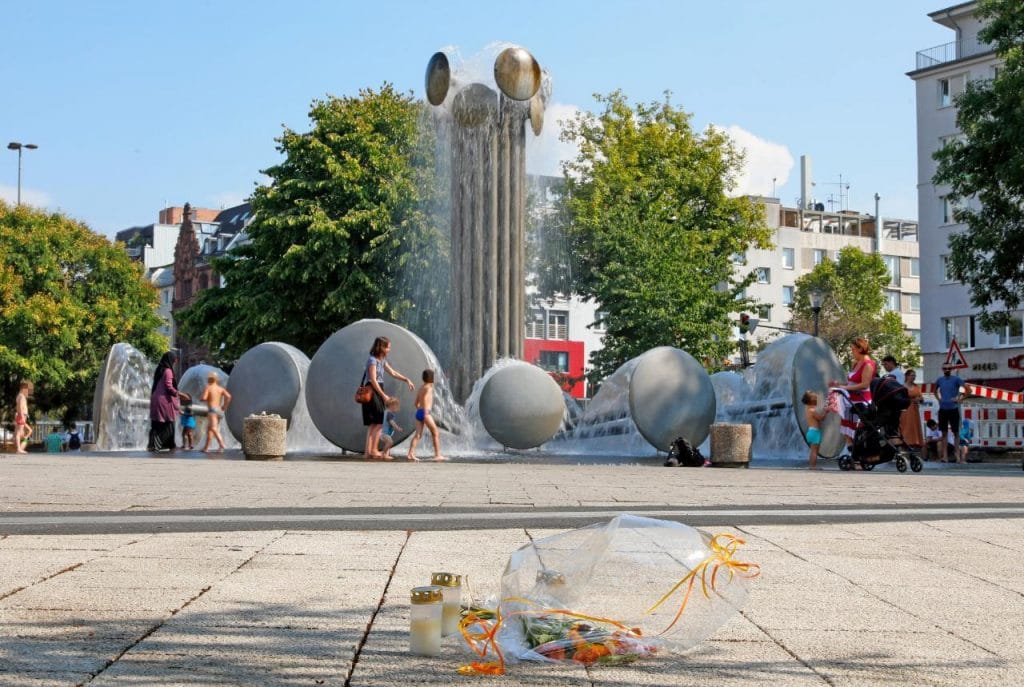 Происшествия: Эбертплац – площадь, где днем играют дети, а ночью убивают людей
