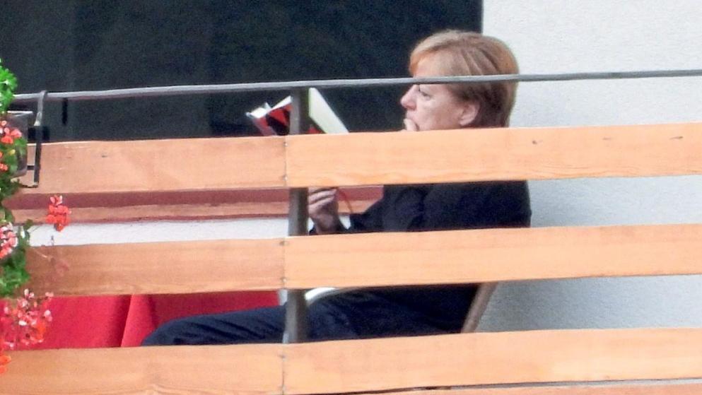 Общество: Балконное чтение и горы: как проходит отпуск Ангелы Меркель рис 2