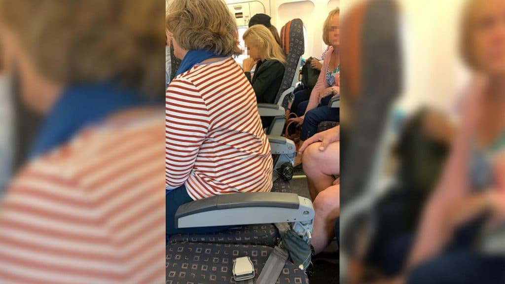 Происшествия: Возмутительно! Пассажиры EasyJet вынуждены летать в креслах без спинок
