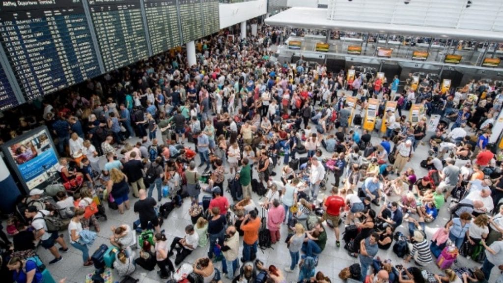 Происшествия: В аэропорту Мюнхена тысячи пассажиров пострадали из-за невнимательности одного мужчины