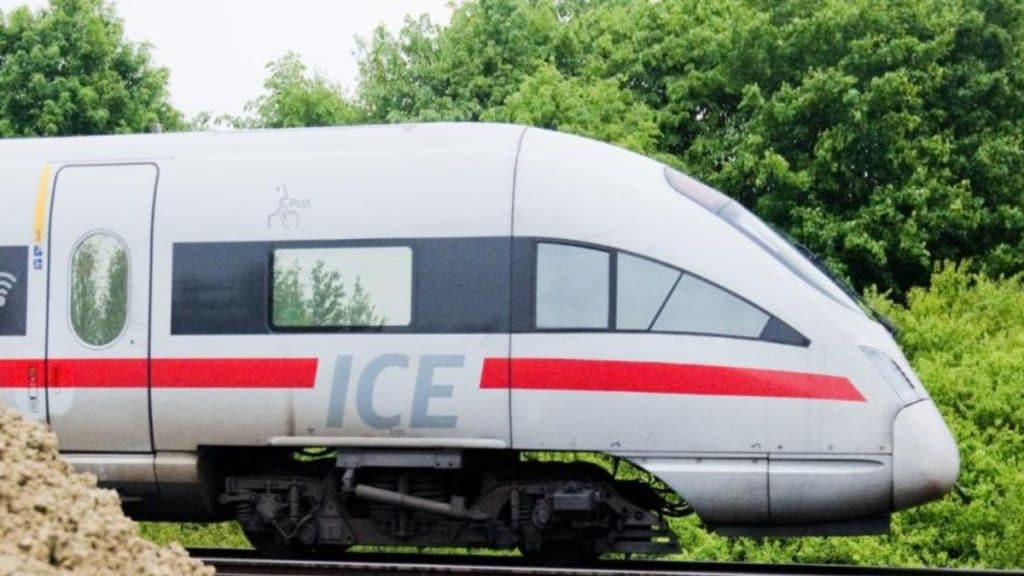 Происшествия: В Гамбурге задержали сирийца, который запрыгнул на движущийся поезд