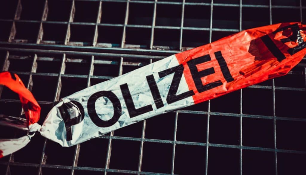 Происшествия: В Гессене посреди улицы  мужчина выстрелил в голову женщине