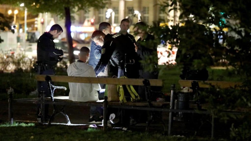 Происшествия: Беженцы захватили парк в Лейпциге: теперь там центр наркоторговли и насилия