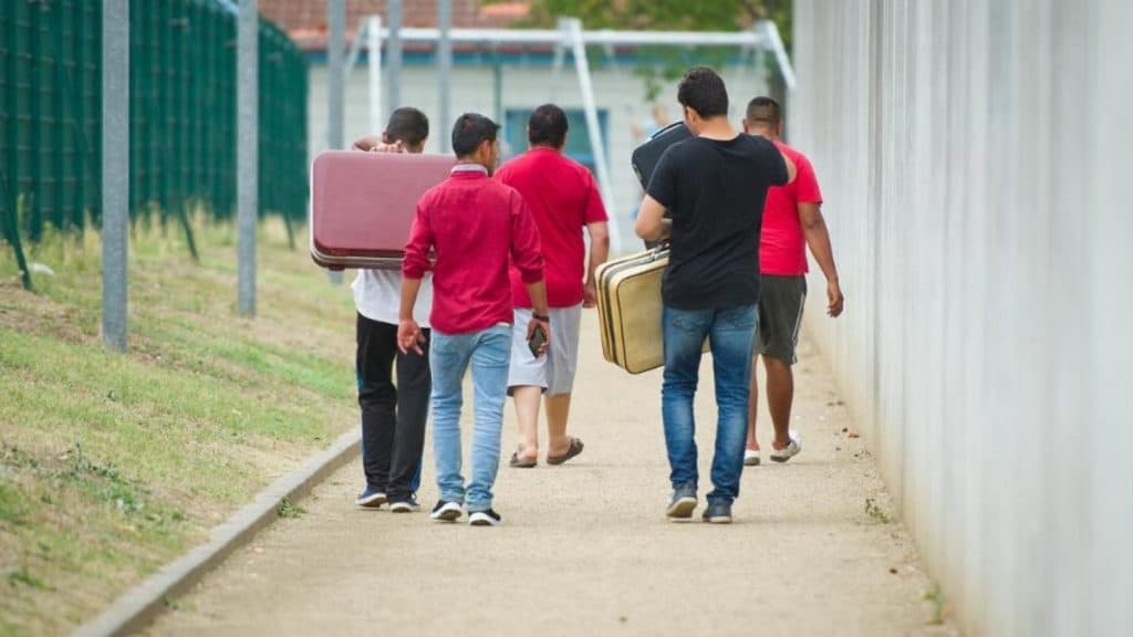 Общество: За полгода на беженцев напали 609 раз. Каждое пятое преступление было совершено в Бранденбурге