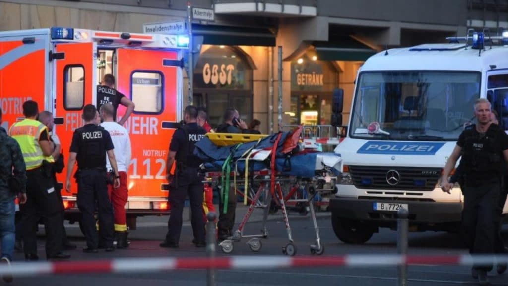 Происшествия: В Берлине водитель въехал в прохожих: четыре человека погибло