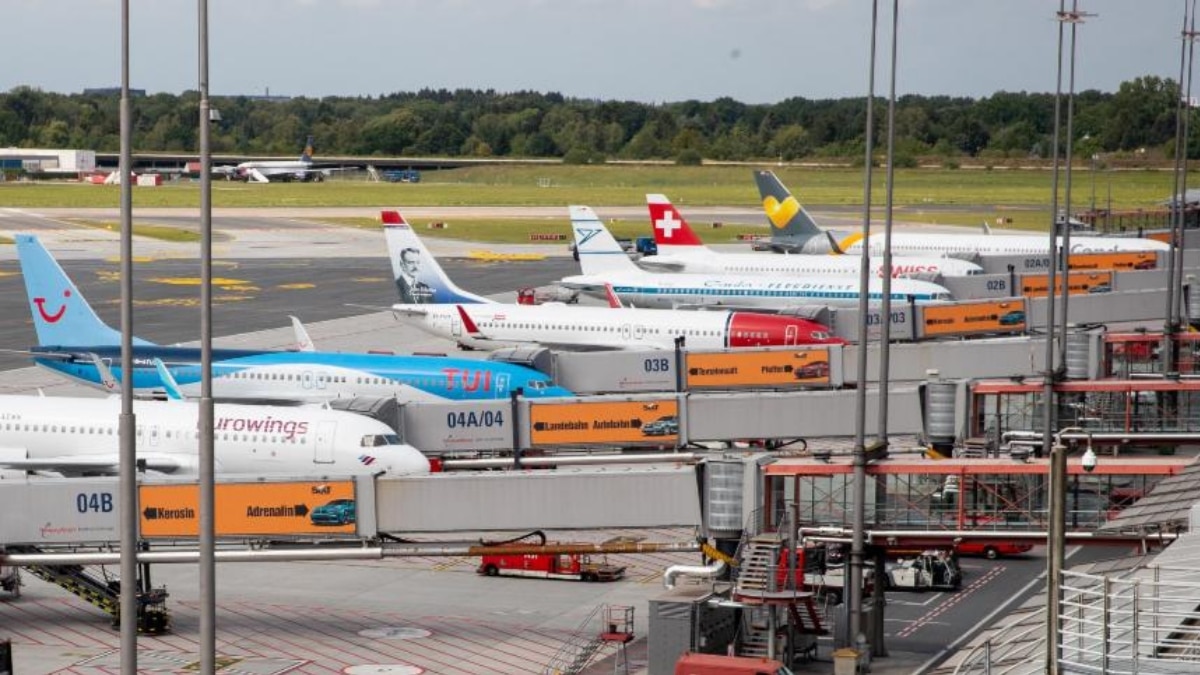 Тревога в аэропорту Гамбурга: в самолет проник мужчина без билета, паспорта и багажа
