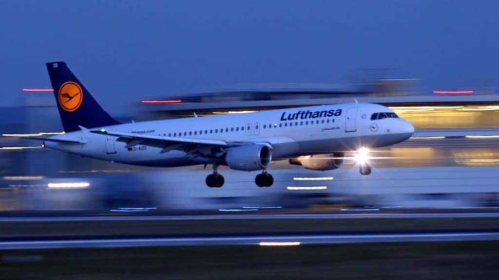 Общество: Страйки в дочерних подразделениях Lufthansa продлятся до полуночи
