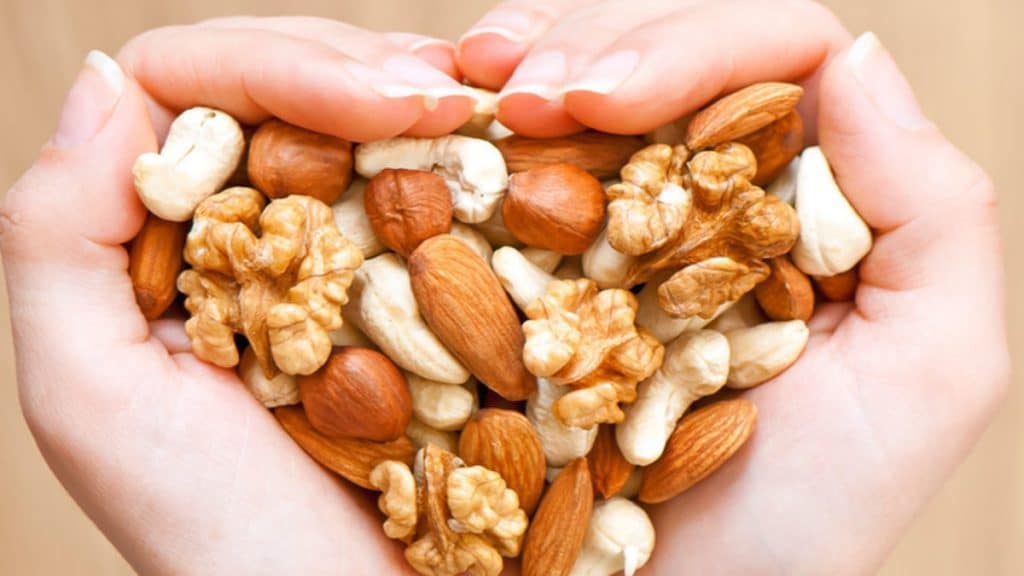 Полезные советы: Этот калорийный орех поможет вам похудеть