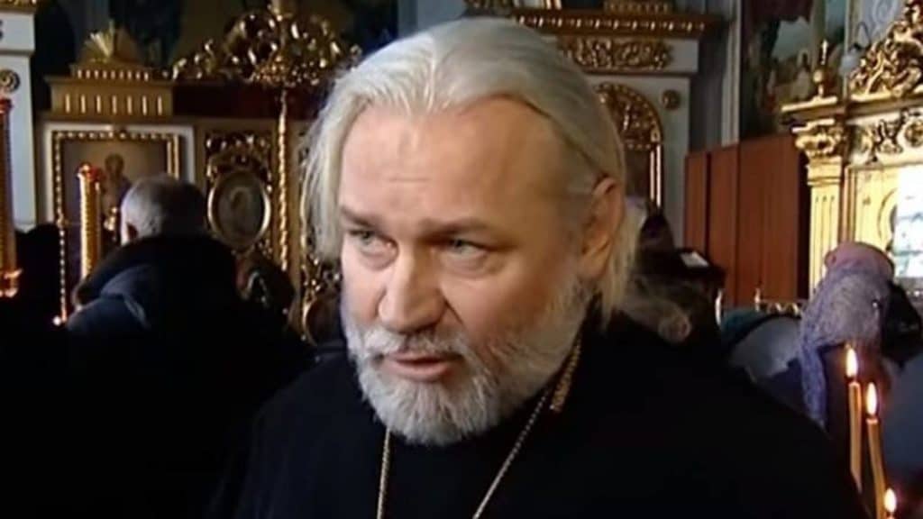 Отовсюду обо всем: Он вырастил 70 детей – теперь священника из России задержали по подозрению в изнасиловании