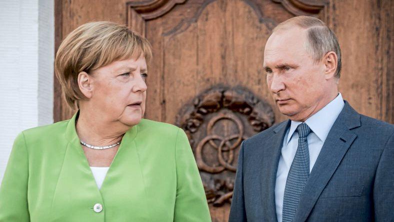 Политика: Меркель заявила, что Россия нужна Германии