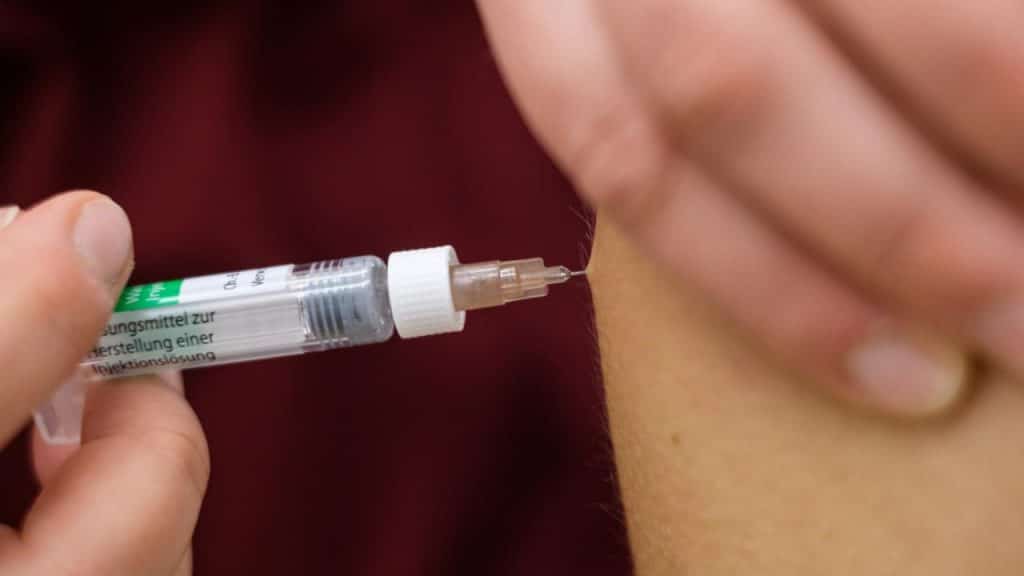 Здоровье: Бундестаг проголосовал за обязательную вакцинацию против кори: нарушителям грозят высокие штрафы