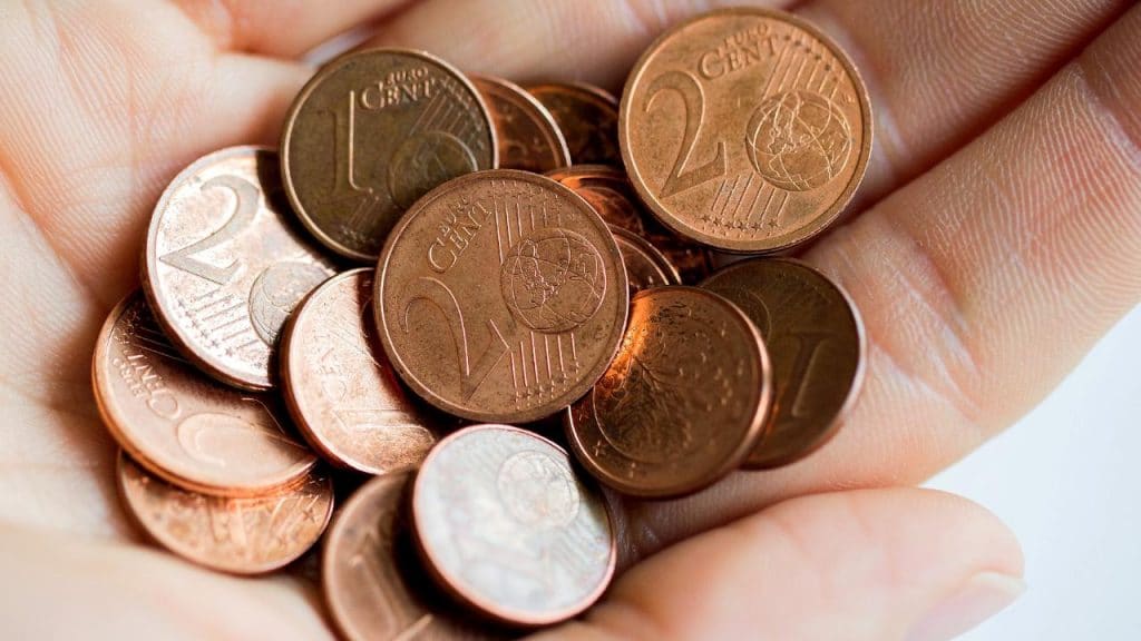 Деньги: В Германии исчезают мелкие монеты: первый банк уже отказался их принимать