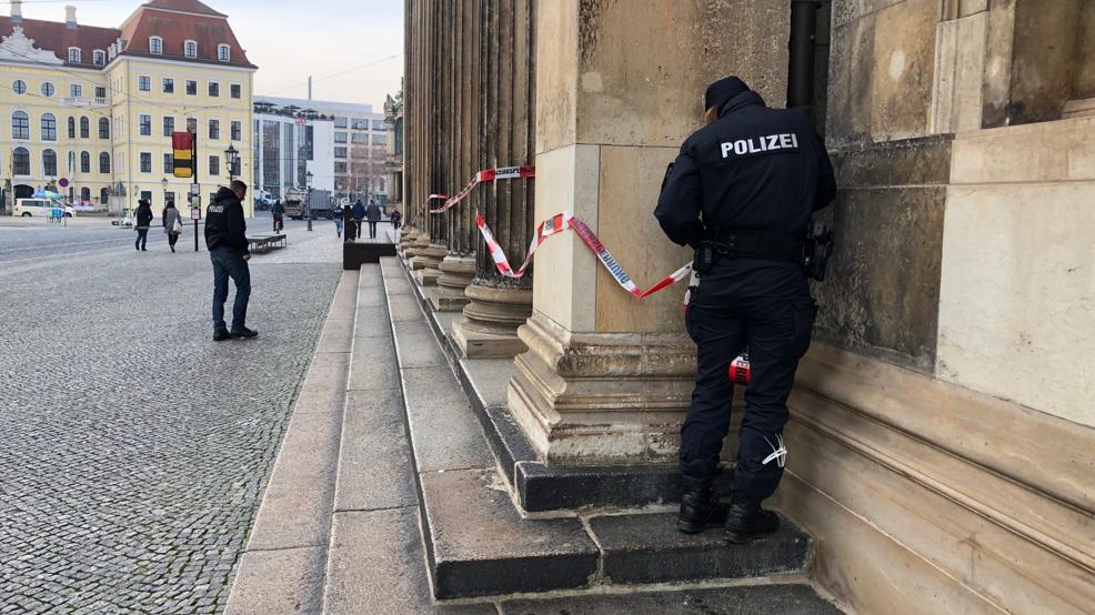 Происшествия: Ограбление века: в Дрездене из музея украли драгоценности на миллиард евро