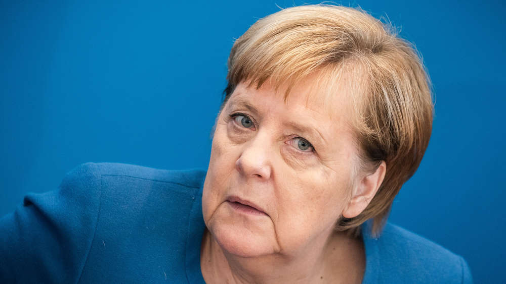 Политика: Меркель знала, что беженцы приведут Германию к кризису