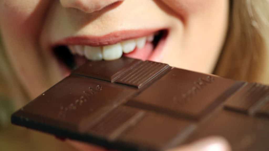 Здоровье: Вот почему плитка шоколада помогает от кашля лучше, чем аптечный сироп