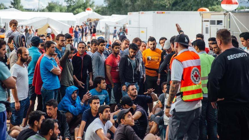 Общество: Германия не справляется с интеграцией мигрантов: последствия – финансовые и социальные проблемы