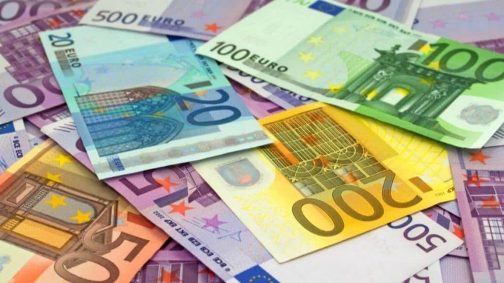 Общество: В Баварии мужчина нашел ведро с €26 000