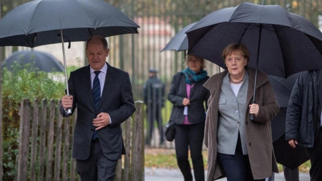Политика: Все меньше немцев верят в политическую стабильность Германии