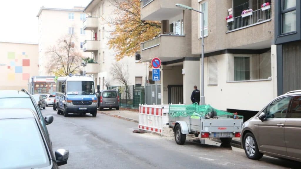 Происшествия: Берлин: мужчина с ножом напал на полицейских, после чего скончался