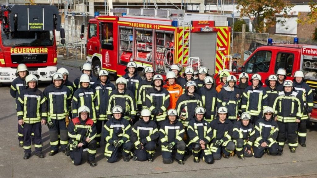 Общество: В Германии начинают в принудительном порядке брать людей в пожарную службу