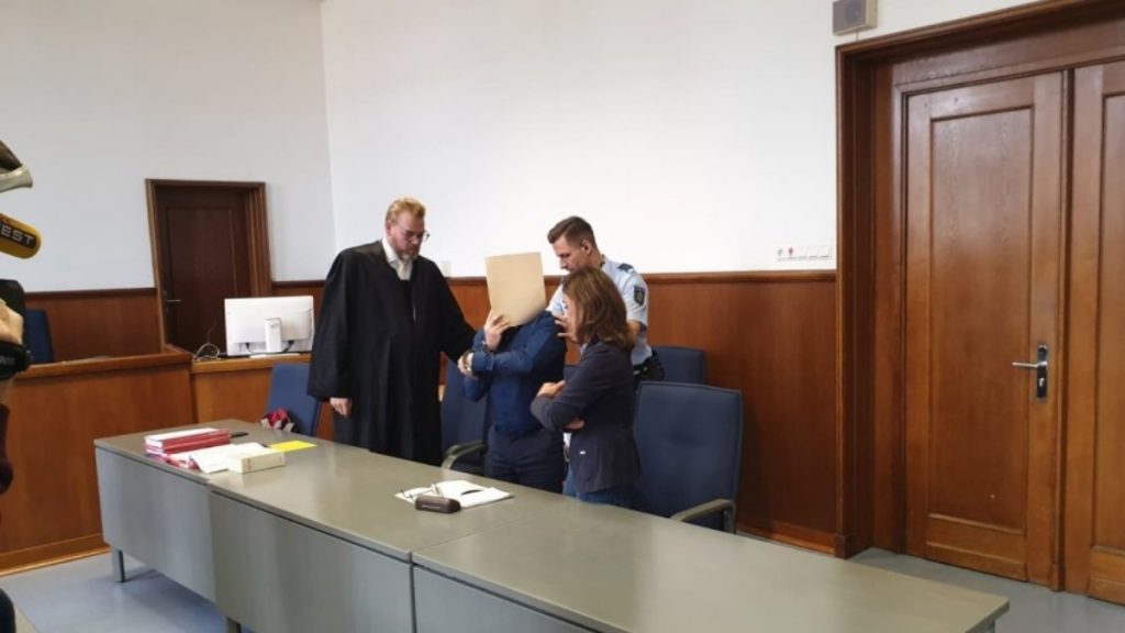 Происшествия: Суд вынес приговор мужчине, который предлагал другим изнасиловать его 11-летнего сына