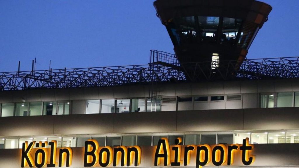 Происшествия: В аэропорту Кельн/Бонн в чемоданах обнаружили больше миллиона евро наличными