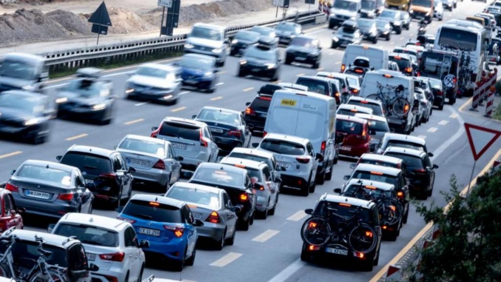Общество: Повышение штрафов, запрет на дизельные автомобили, дорожные сборы: что изменится для водителей в 2020 году?
