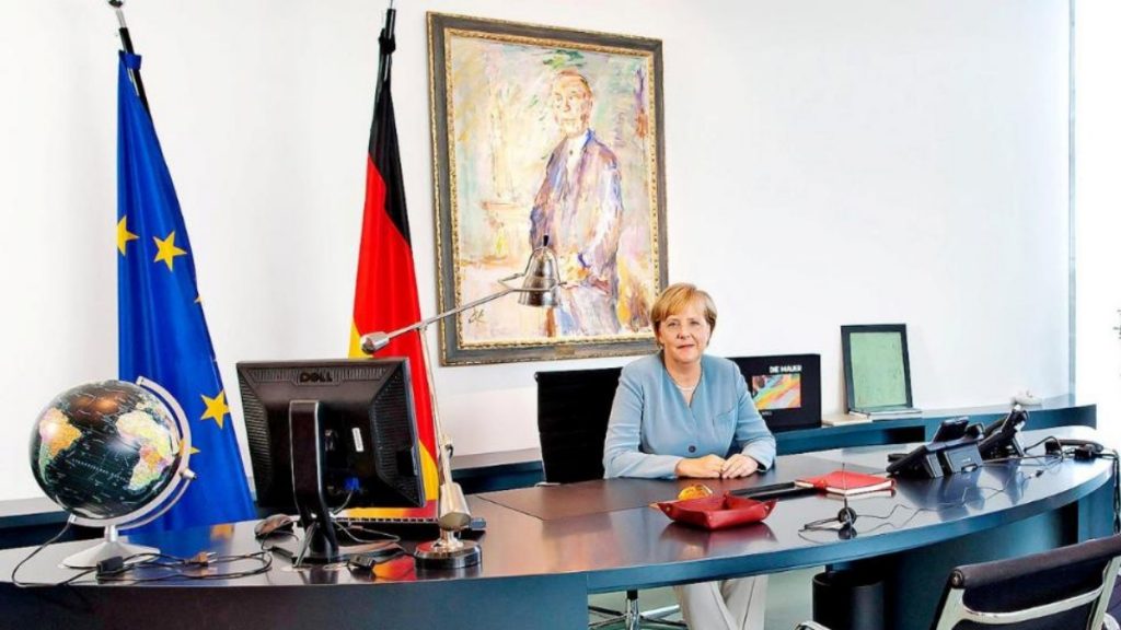 Политика: Только Гельмут Коль пробыл на службе дольше: Меркель проработала 5143 дня и догнала Аденауэра