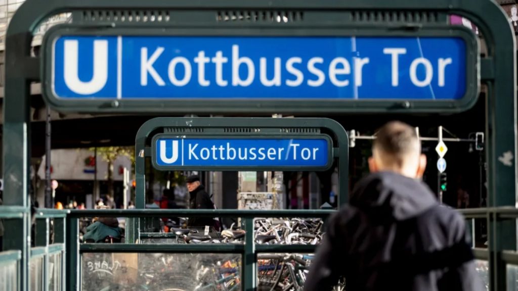 Происшествия: Очередное нападение в берлинском метро: парня били по голове ногами