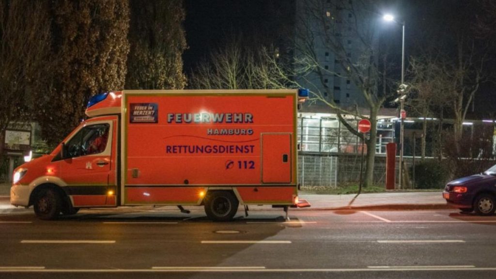 Происшествия: Гамбург: драка подростков закончилась падением одного из них на рельсы. Парень серьезно пострадал