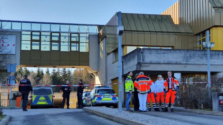Происшествия: В Баден-Вюртемберге мужчина напал с ножом на сотрудницу центра занятости