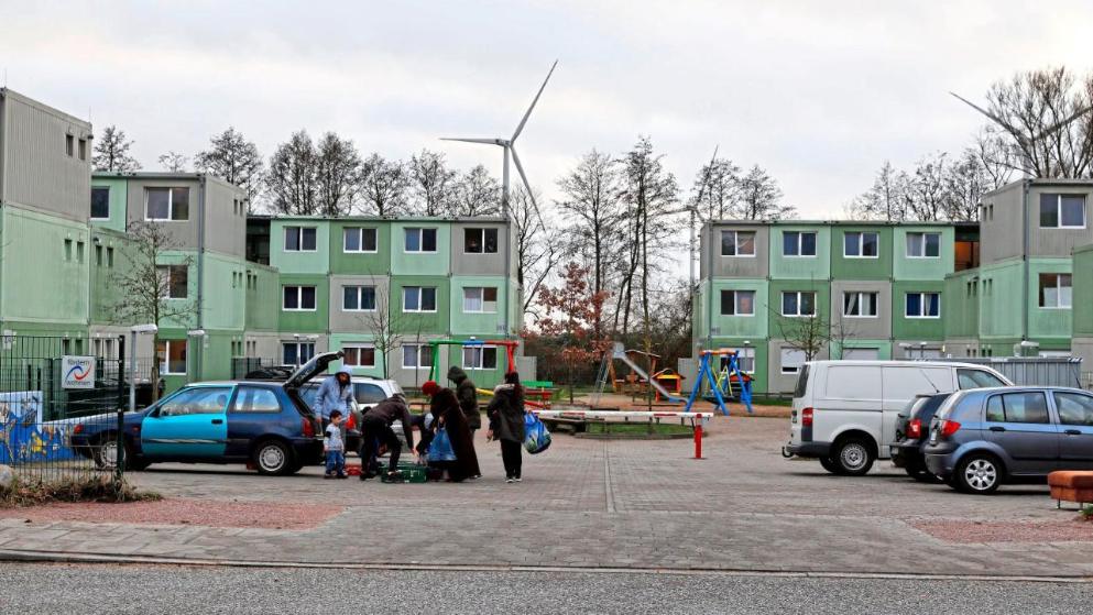 Общество: В Гамбурге чиновники незаконно сдают в аренду комнаты в приютах для беженцев