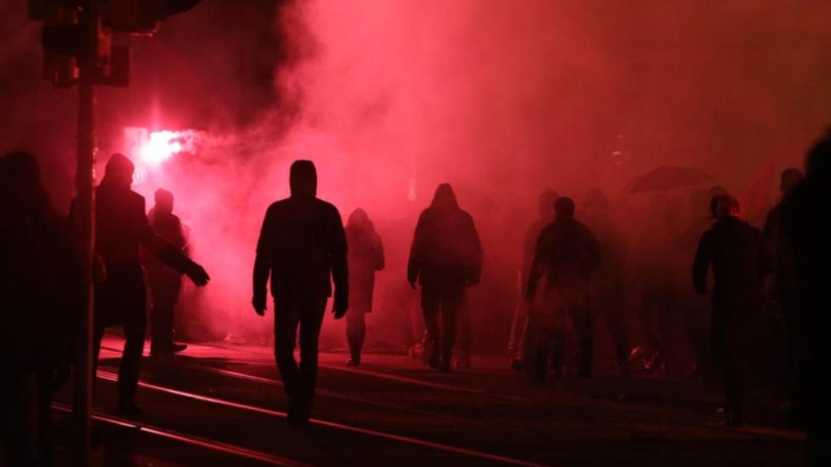 Происшествия: Беспорядки в Лейпциге: пострадало 13 полицейских, задержали шестерых подозреваемых