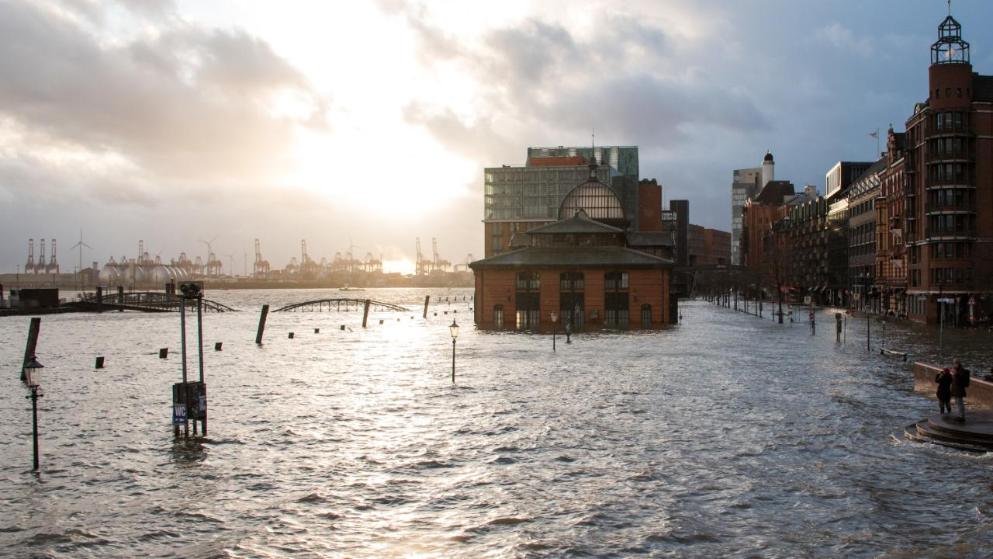 Происшествия: Север Германии под водой: затопило Гамбург и еще несколько городов