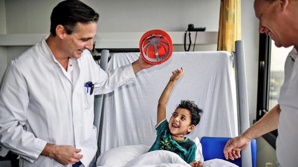 Общество: Немецкие врачи помогли маленькому Амиру вновь обрести улыбку