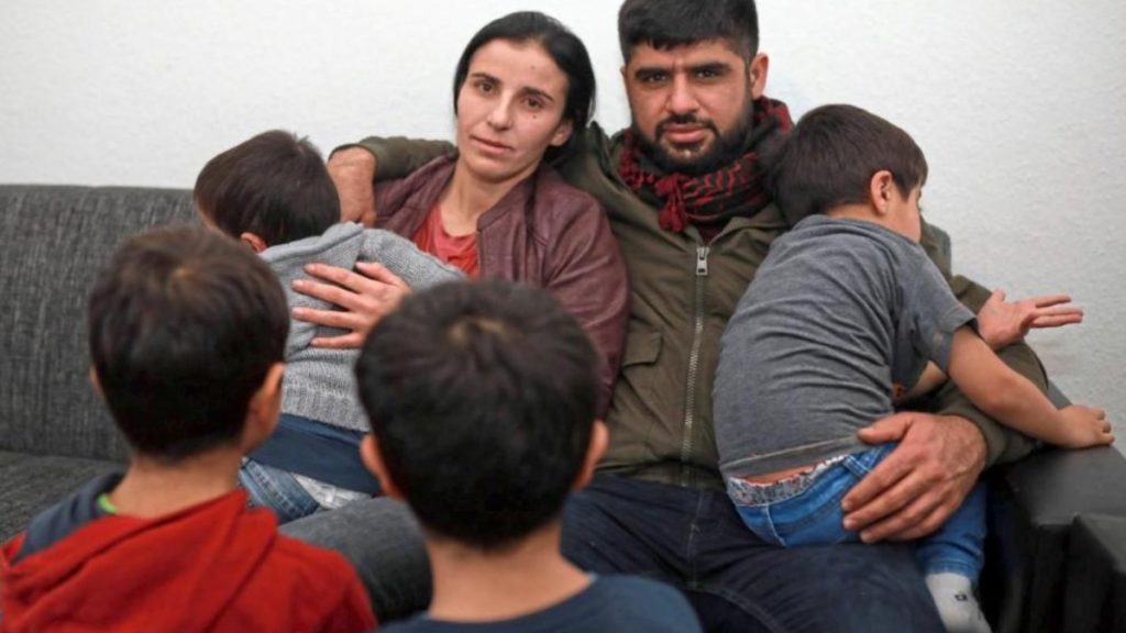 Общество: Власти бессильны: депортировать семью турков не удается вот уже несколько лет