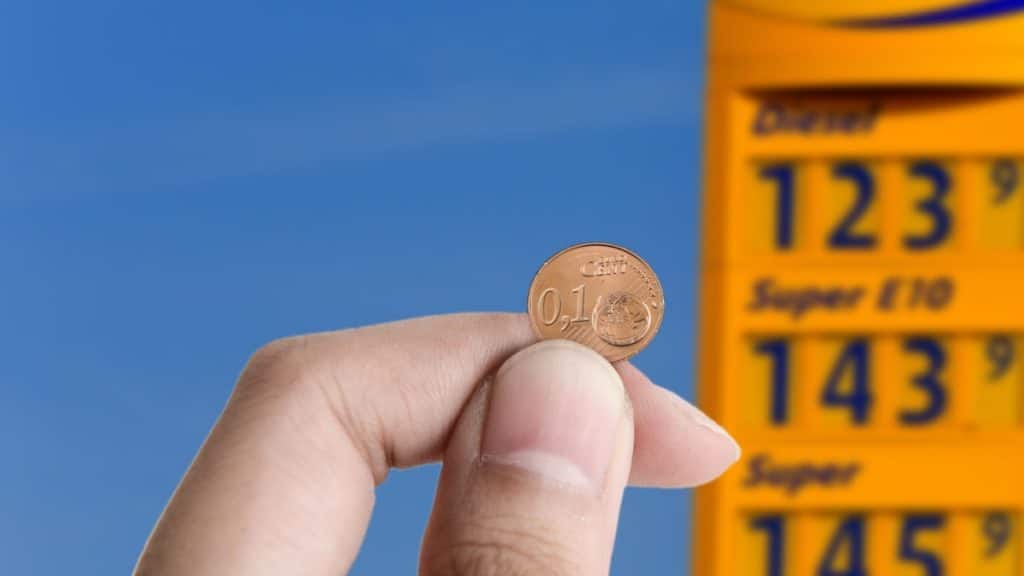 Деньги: ЕЦБ выпустит монету номиналом в 0,1 цента для удобства оплаты топлива на заправках