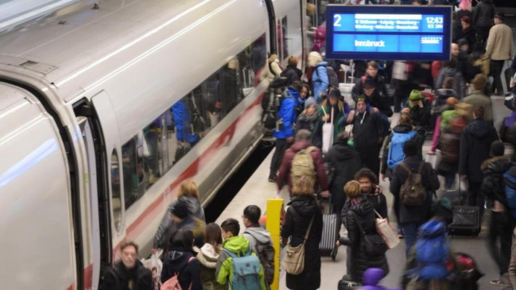 Общество: Из-за коронавируса в Германии намерены ввести обязательную регистрацию для миллионов пассажиров