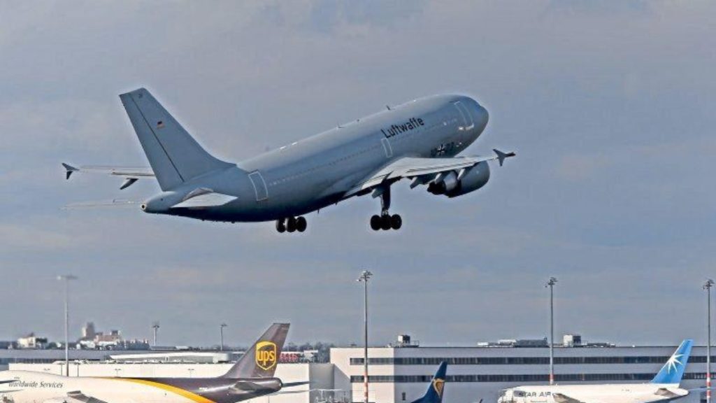 Политика: Дипломатический скандал: Москва отказалась принимать на посадку немецкий военный самолет