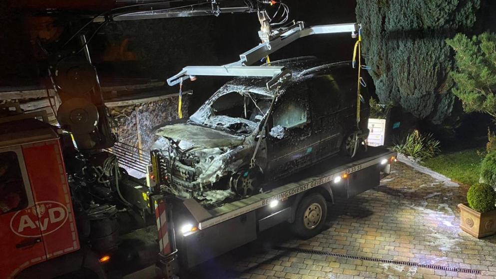 Происшествия: В Саксонии подожгли автомобиль председателя АдГ: политика госпитализировали