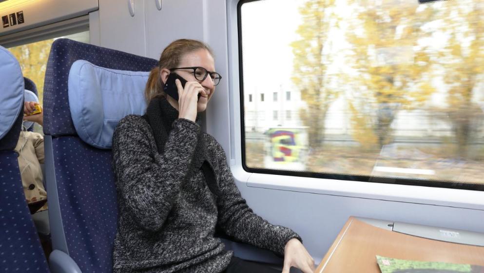 Общество: Плохой прием мобильного телефона в поездах: виноваты изолированные вагоны