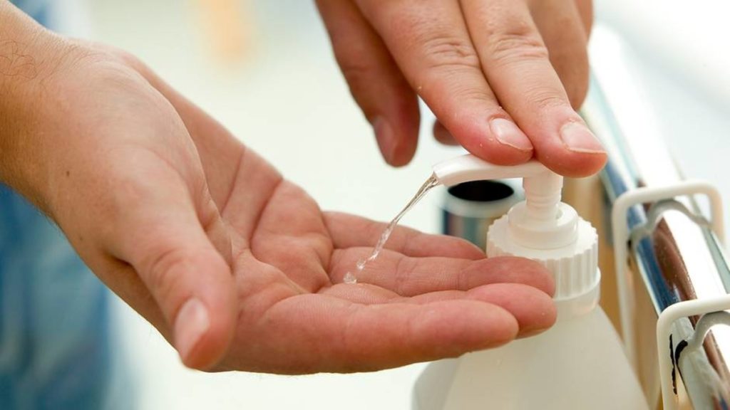 Здоровье: Сухость кожи рук от частого мытья: дерматолог рассказал, как с этим справиться