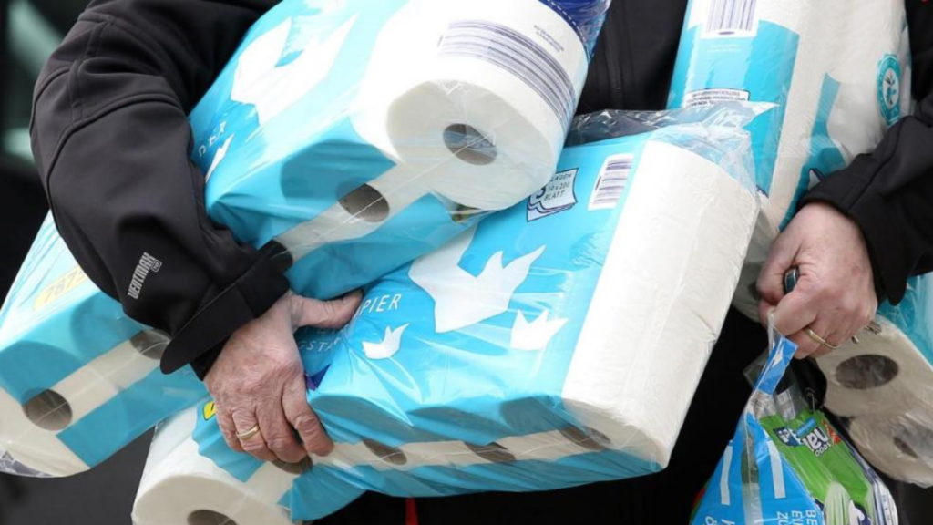 Происшествия: Тюрингия: неизвестные украли из жилых домов запасы туалетной бумаги