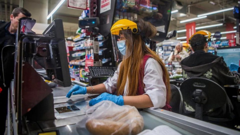 Полезные советы: Покупки в супермаркете в условиях пандемии: как не заразиться через упаковку продуктов?