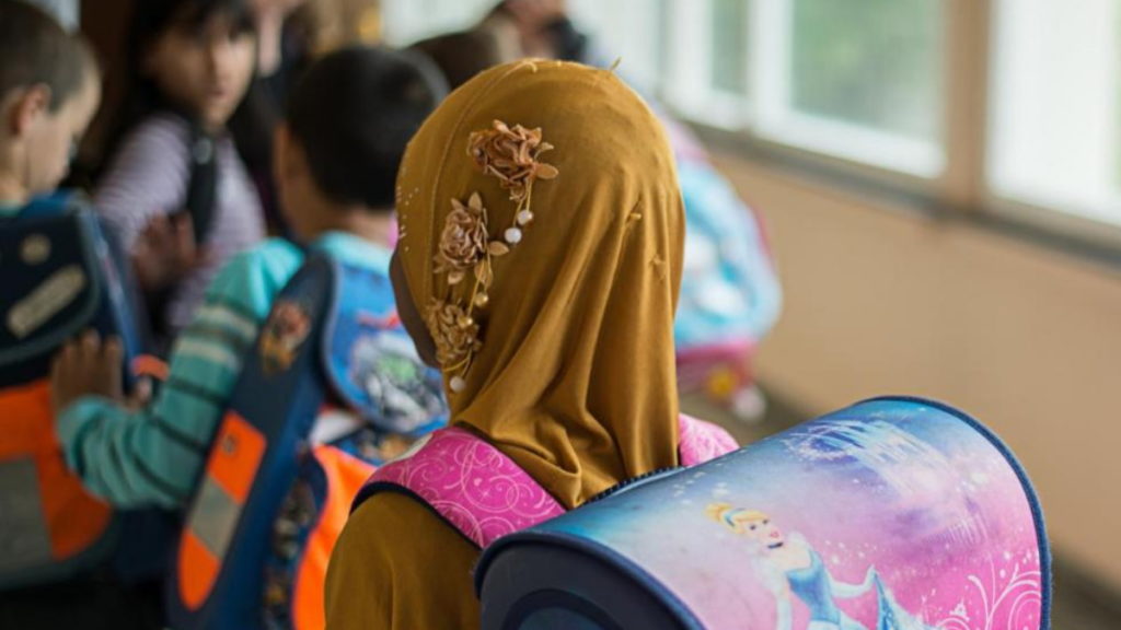 Общество: “Платок, как символ угнетения”: политики ХДС требуют запретить ношение платка в школах