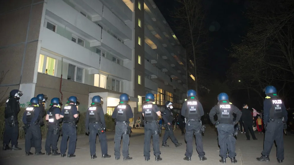 Происшествия: В Берлине беженцы подожгли приют, поскольку их не хотели выпускать на улицу