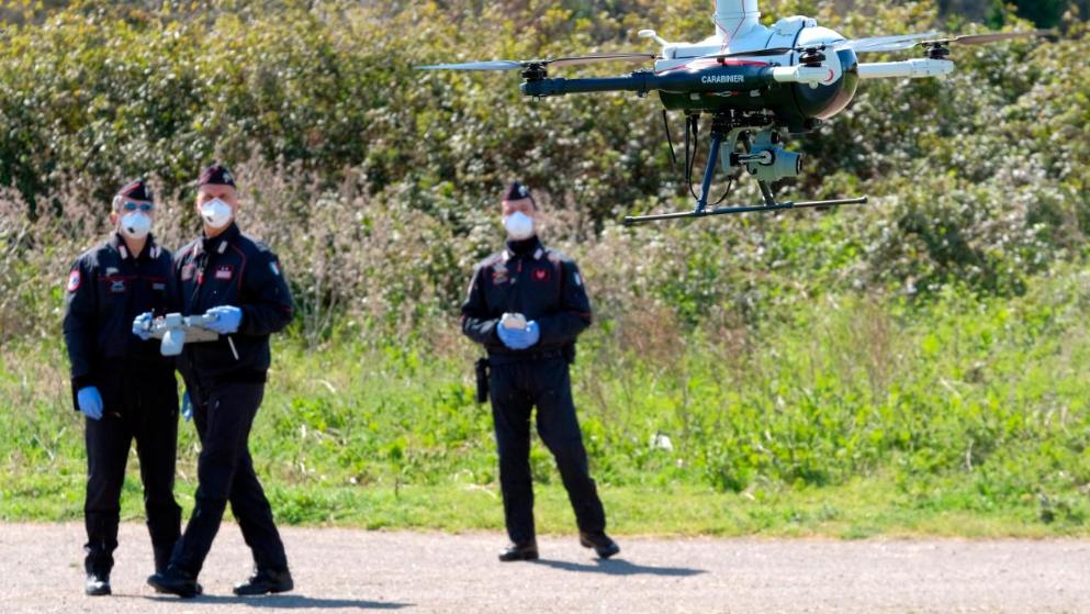 Общество: Немецкая полиция будет наблюдать за исполнением правил карантина с неба